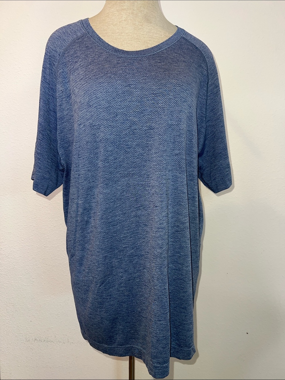 Lululemon Swiftly Men's Blue Knit Crewneck Shirt